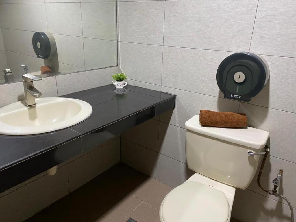 Hotel Perdana Lawas Kültér fotó